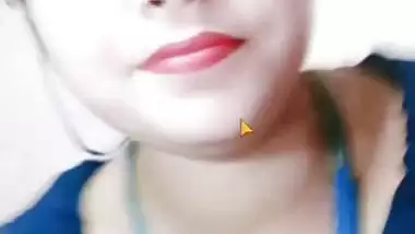 Horny Bengali boudi video call nude show MMS