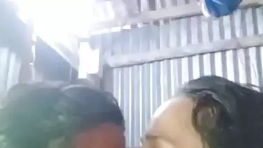 Dhaka guy boob presses and kisses in desi x video