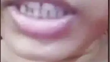 Sexy bhabhi nude breasts showing on video call